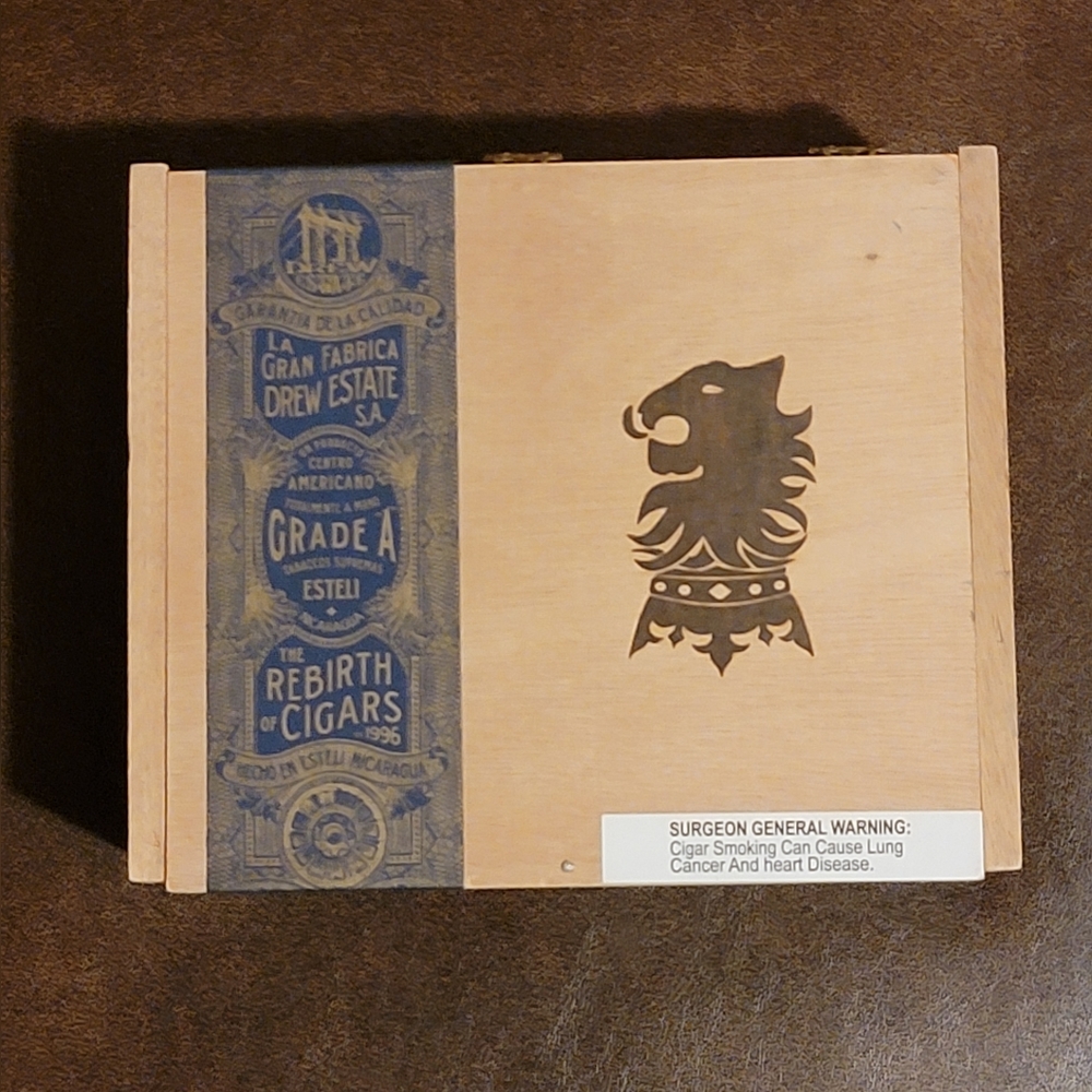 Empty Cigar Box - Picture 2 of 8